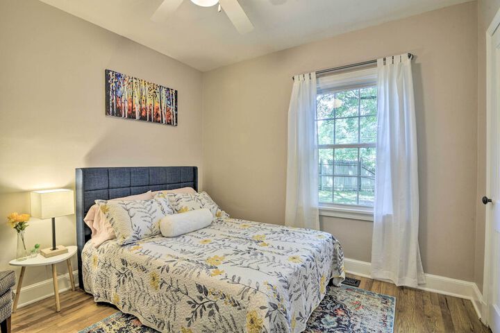 Bright Home w / Yard in Historic Fuquay-varina!