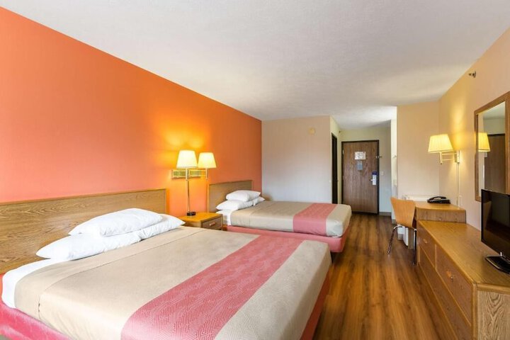 Motel 6 Percival IA