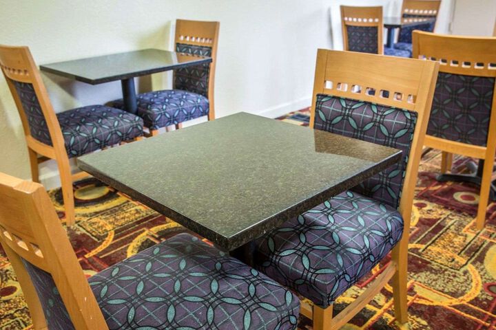 Rodeway Inn & Suites Plymouth Hwy 64
