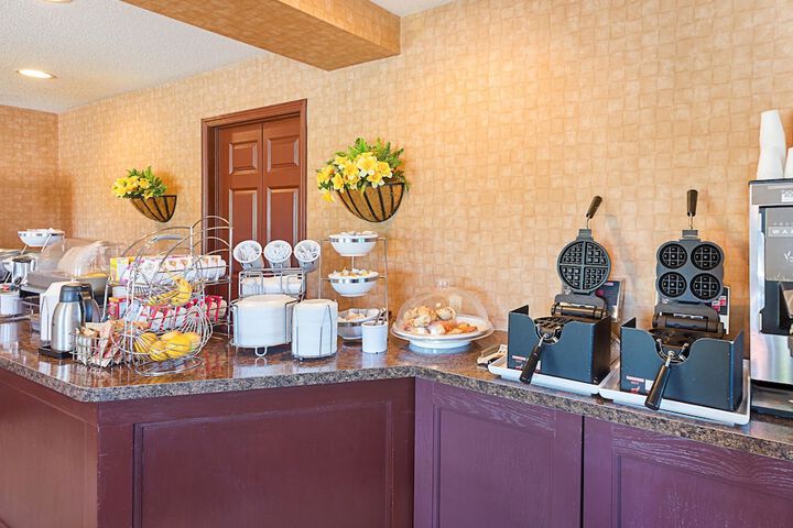Breakfast/Coffee Service 51 of 61