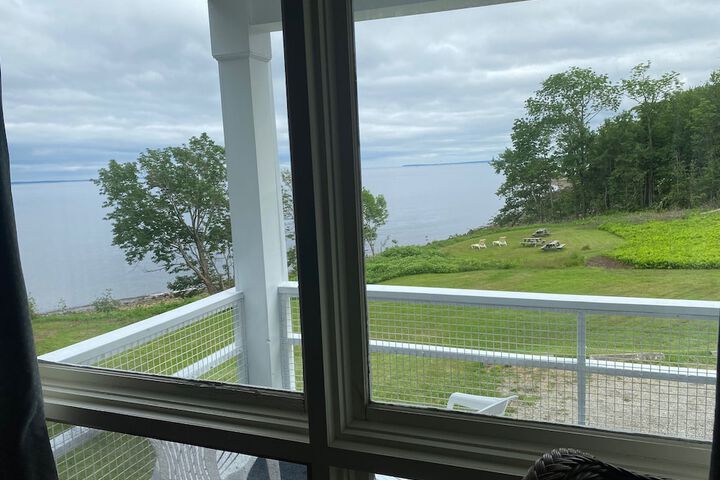 High Tide Inn