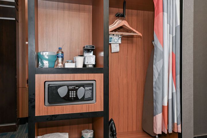 Room 9 of 35