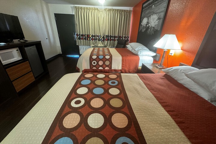 Room 22 of 33