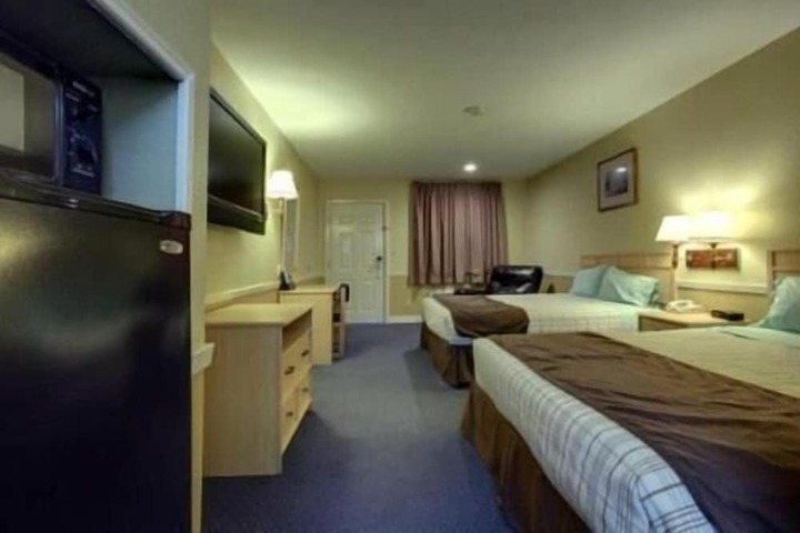 Room 15 of 28