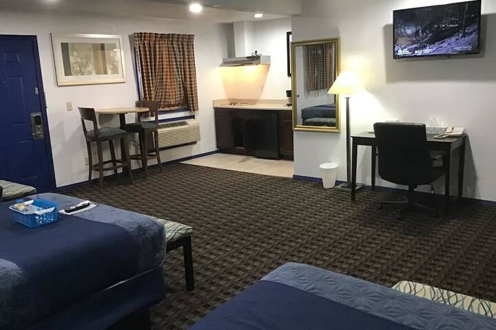 Room 28 of 47