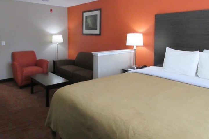 Room 33 of 37
