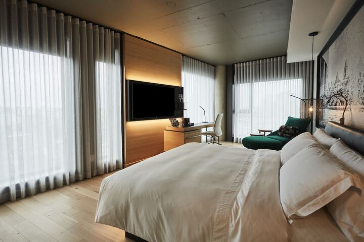 Room 15 of 44