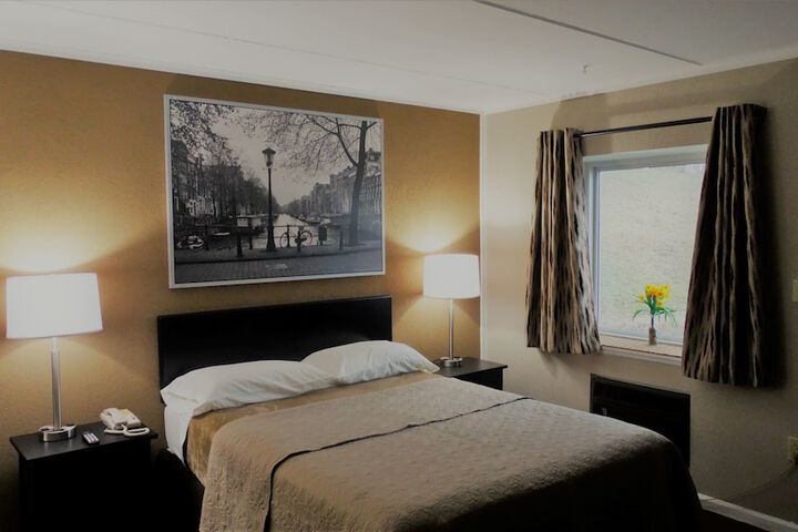 Room 10 of 30