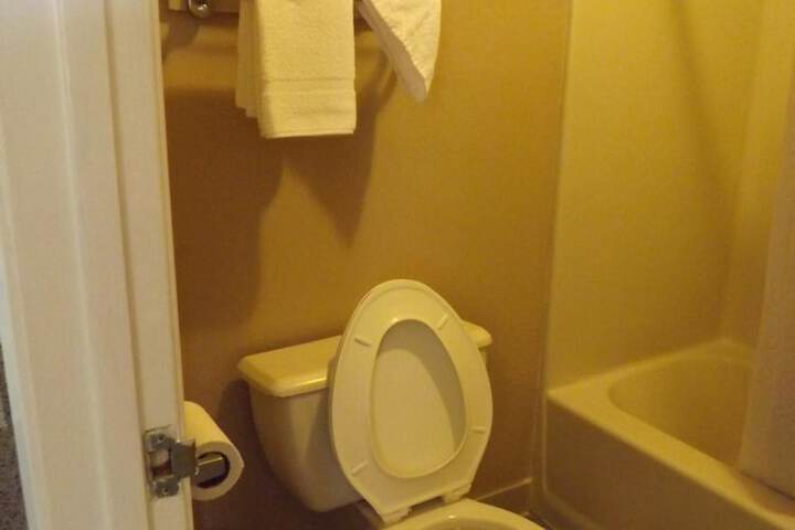 Room 24 of 27