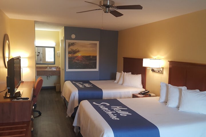 Room 15 of 28