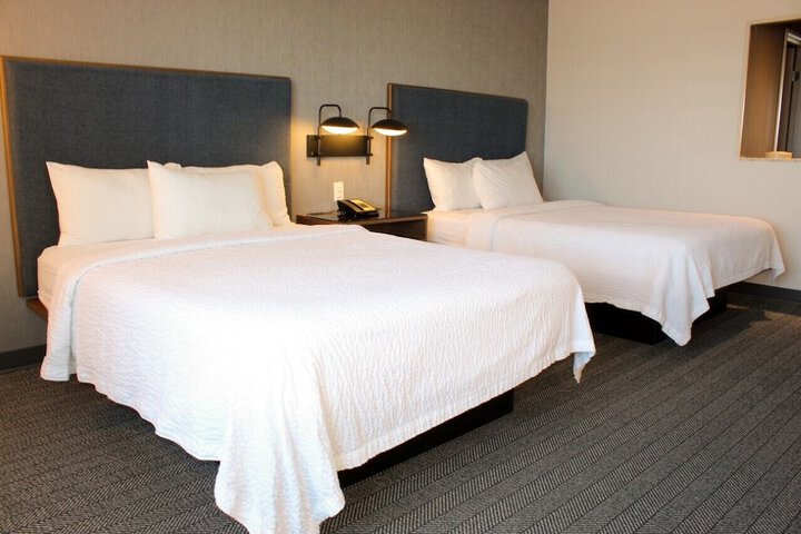 Room 52 of 65