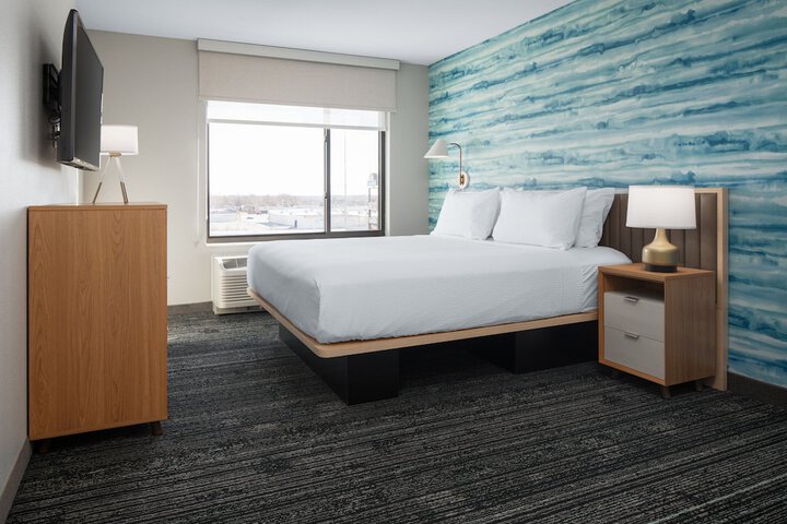 Room 17 of 25