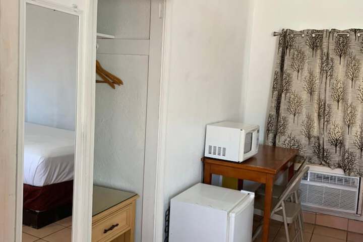 Room 19 of 41