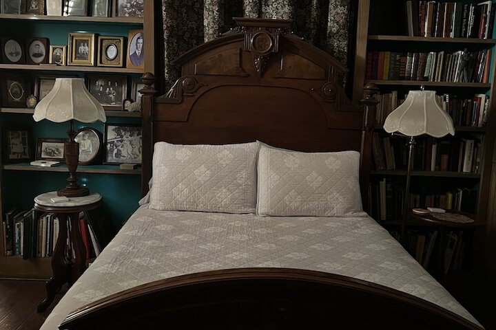 Room 66 of 109