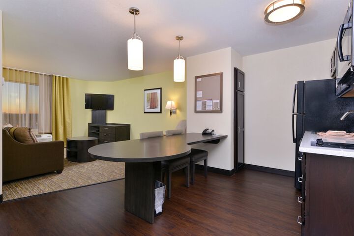 Room 22 of 37