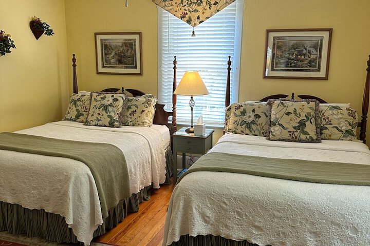 Room 25 of 113