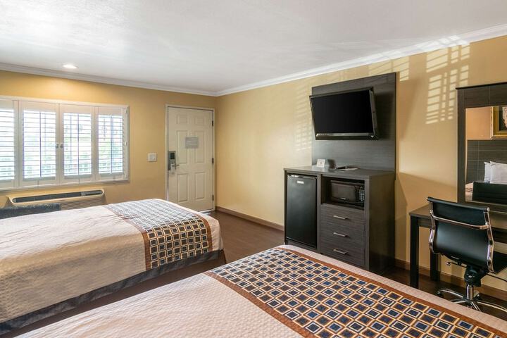 Room 25 of 30