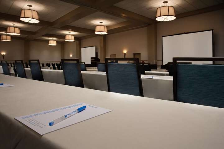 Business Center 96 of 104