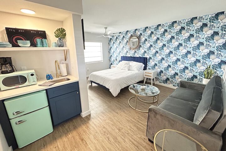 Room 115 of 128