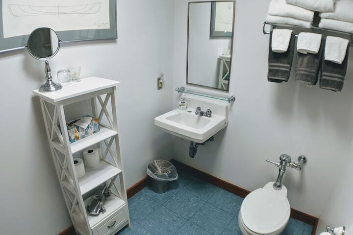 Room 34 of 37