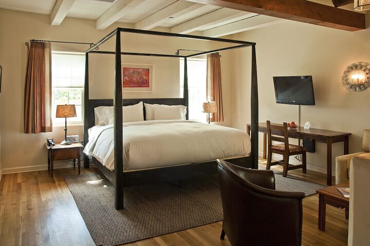 Room 28 of 84