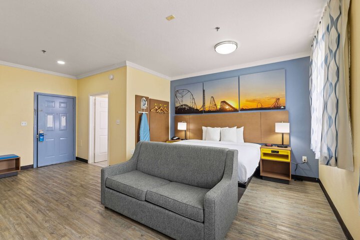 Room 52 of 68