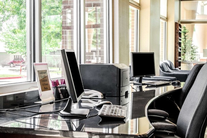 Business Center 68 of 69