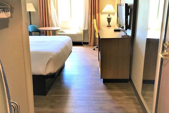 Room 34 of 53