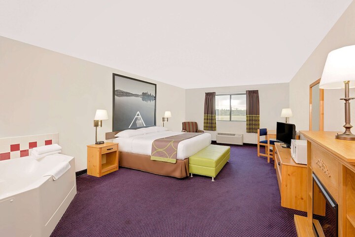 Room 11 of 19