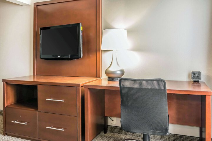 Room 83 of 107