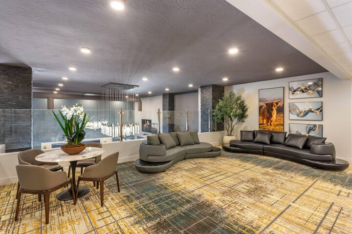 The Valor an Ascend Collection Hotel