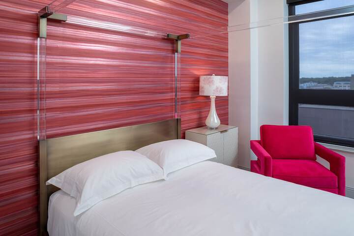 Room 4 of 80