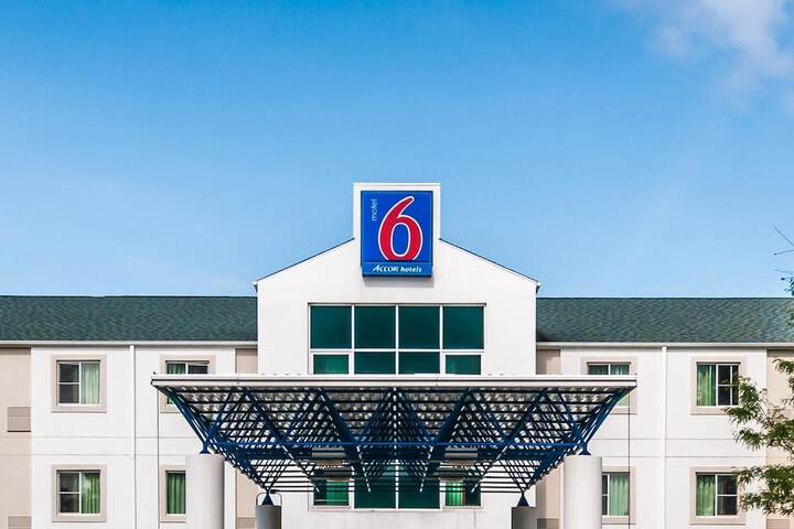 Hotel 3 of 27