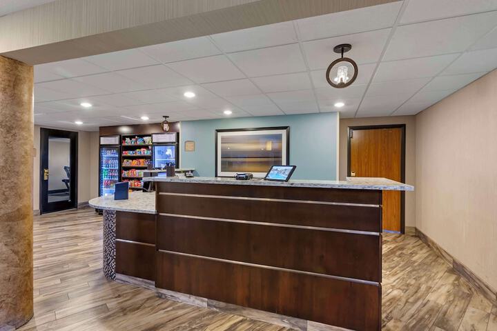 Best Western Plus Landmark Inn