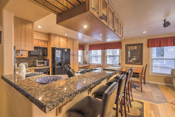 3 Mi to Skiing! Incline Village Retreat w / Sauna