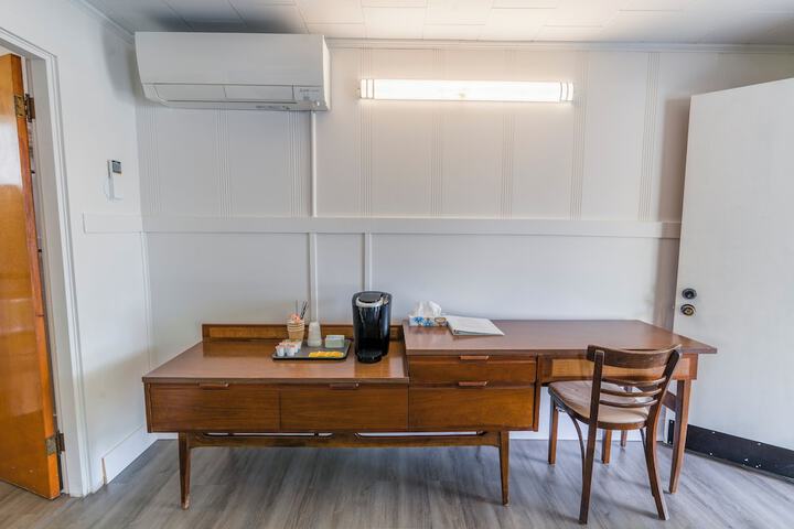 Mount Coolidge Motel