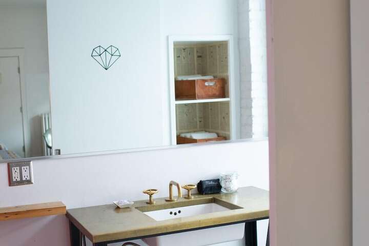 Room 9 of 15
