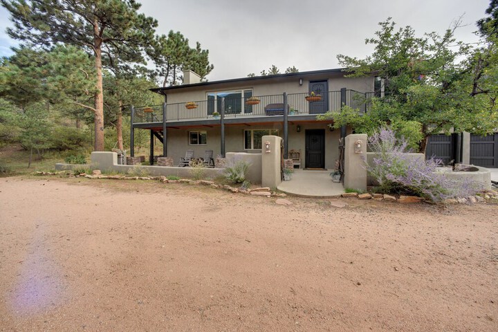 Homey Mtn View Escape: 11 Mi to Garden of the Gods