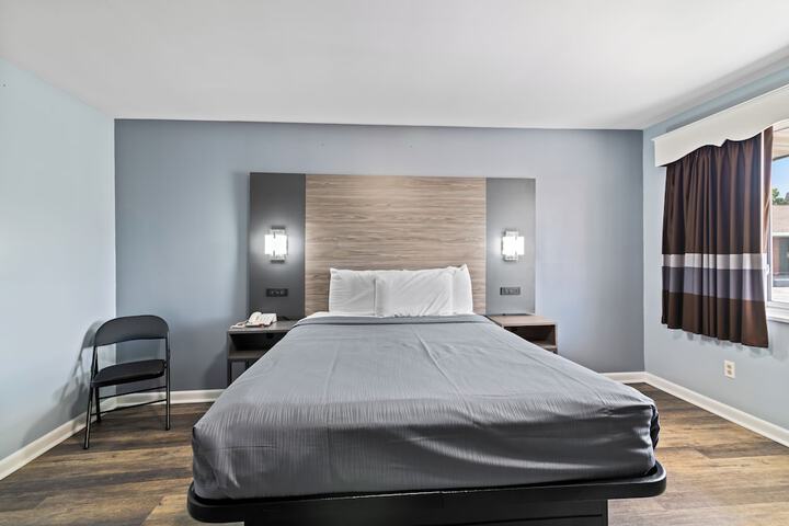 Room 9 of 23