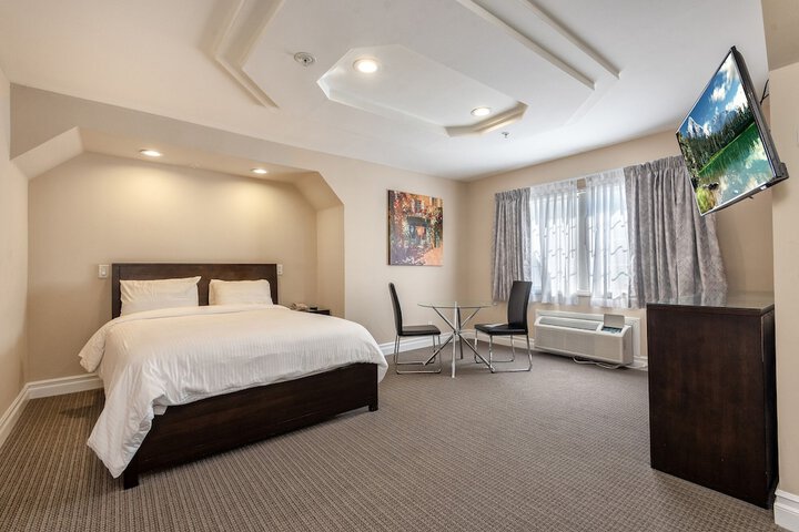 Room 16 of 21