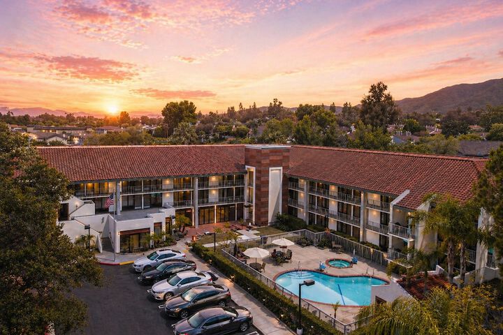 La Quinta Inn & Suites by Wyndham Thousand Oaks-Newbury Park