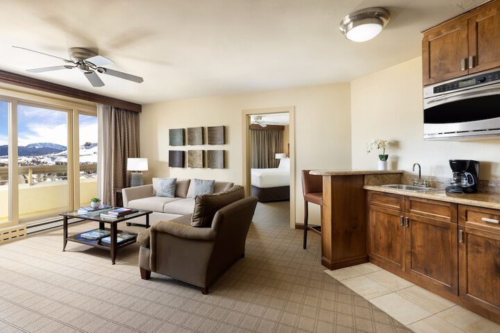 Room 40 of 102