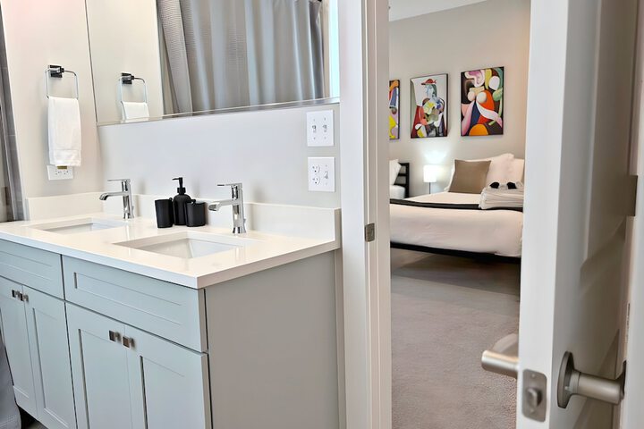 4BR Townhouse with Parking - WV rep 3