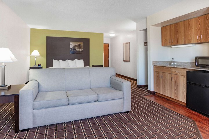 Room 42 of 50