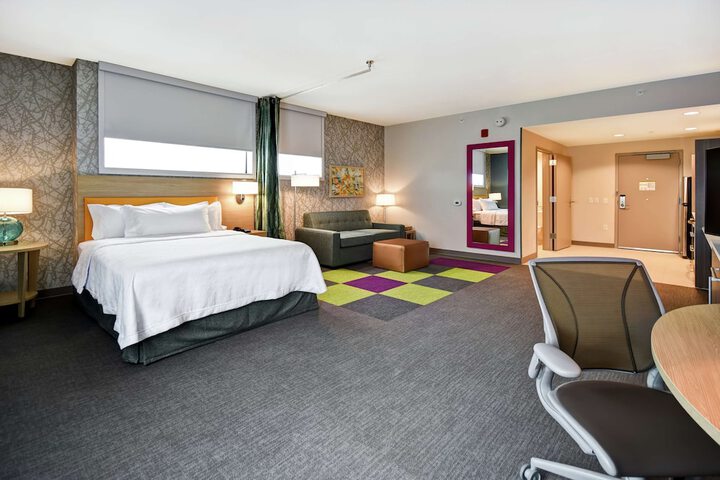 Room 25 of 47