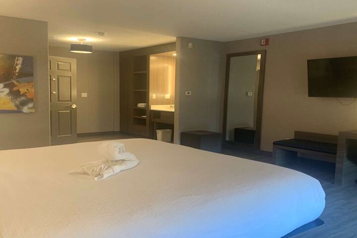 Room 30 of 46