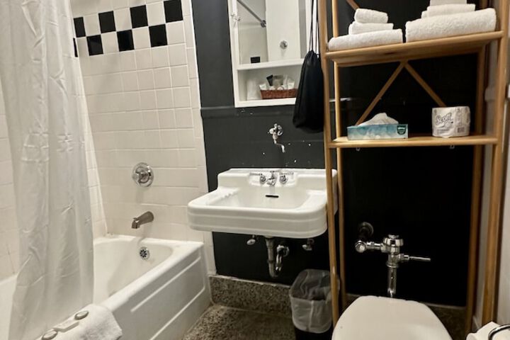 Room 44 of 85