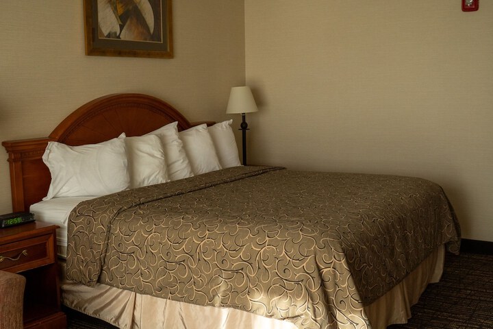 Room 7 of 17