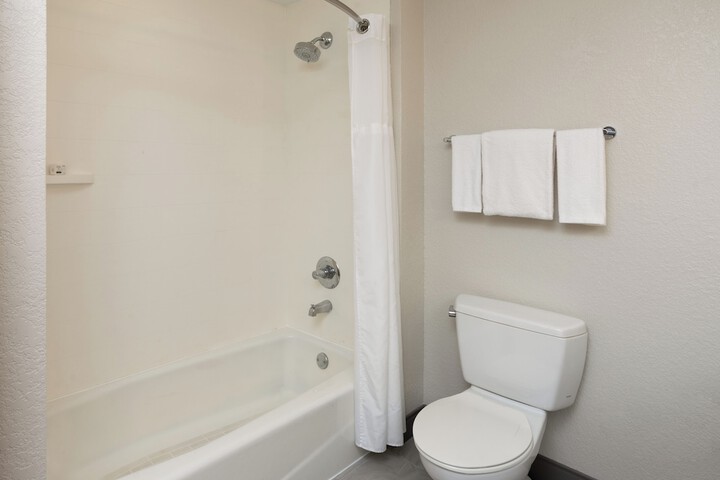Holiday Inn Express Miami Airport Blue Lagoon Area by IHG