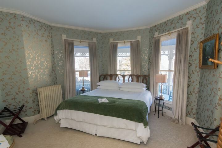 LimeRock Inn
